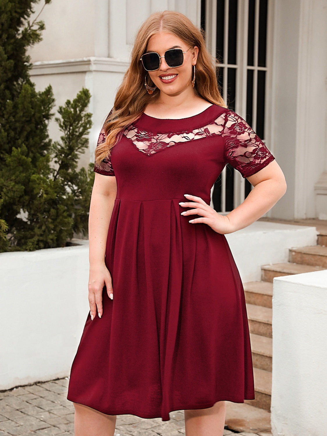 Plus Size Ruched Round Neck Short Sleeve DressPlus Size Ruched Round Neck Short Sleeve Dress