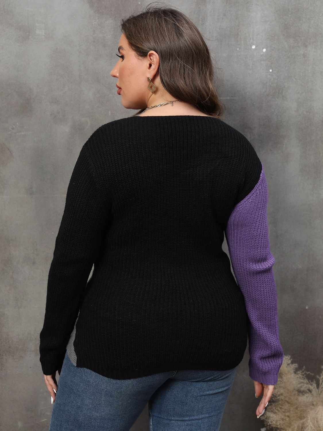 Plus Size Two-Tone Surplice Neck Sweater2
