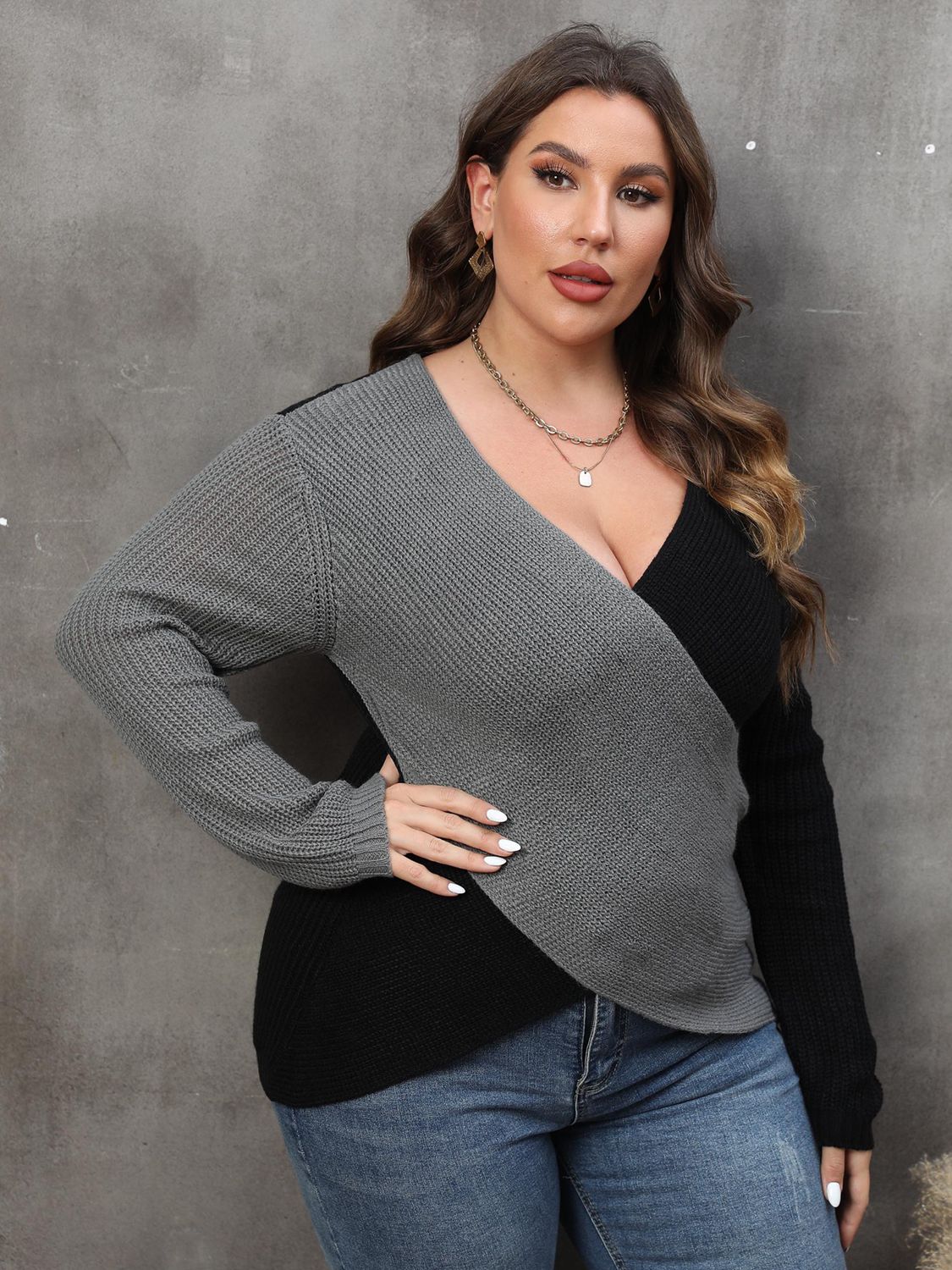 Plus Size Two-Tone Surplice Neck Sweater 5
