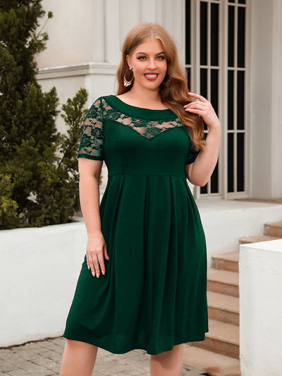 Plus Size Ruched Round Neck Short Sleeve DressPlus Size Ruched Round Neck Short Sleeve Dress